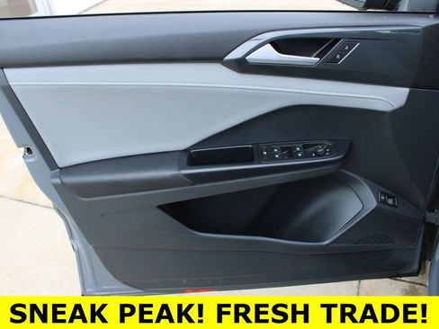 Certified 2023 Volkswagen Taos SEL AWD/4WD image 9