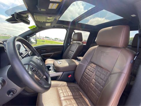 Used 2024 Nissan Titan Platinum Reserve w/ Moonroof Package AWD/4WD image 31