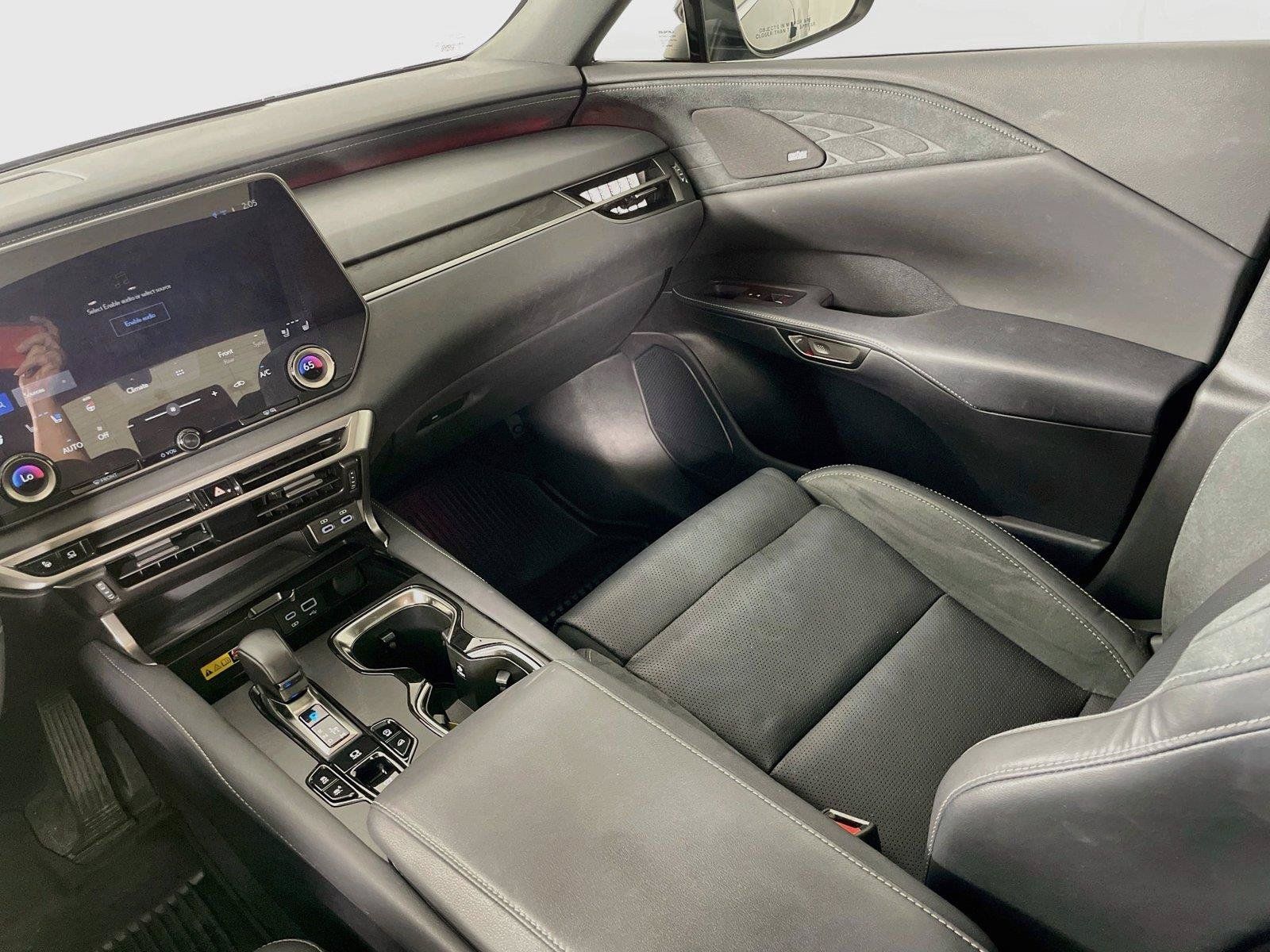 Used 2024 Lexus RX 350 AWD w/ Convenience Package image 28