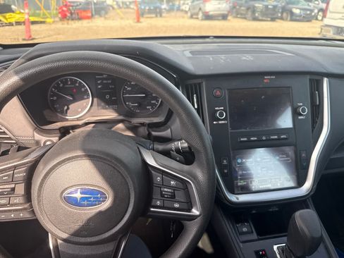 Used 2025 Subaru Outback AWD/4WD image 19