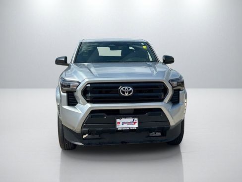 Used 2025 Toyota Tacoma SR image 2