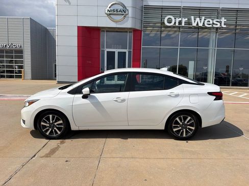 Used 2024 Nissan Versa SV FWD image 2