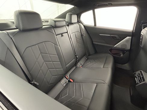 Used 2024 BMW i5 eDrive40i w/ M Sport Package image 39