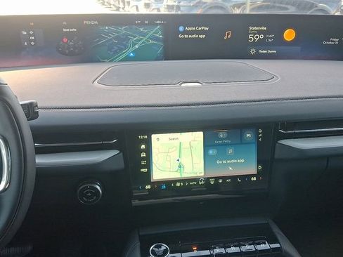 New 2025 Lincoln Navigator L Reserve w/ Jet Appearance Package image 8