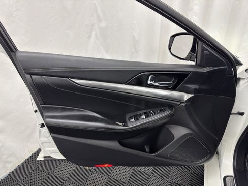 Used 2022 Nissan Maxima SV w/ Floor Mat Group FWD image 15