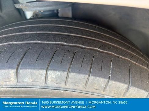 Used 2023 GMC Acadia Denali w/ Denali Ultimate Package AWD/4WD image 13