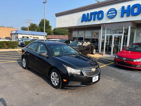 Used 2012 Chevrolet Cruze LS w/ Connectivity Package FWD image 3