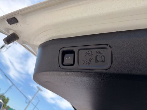 Used 2023 Lincoln Navigator Reserve AWD/4WD image 17