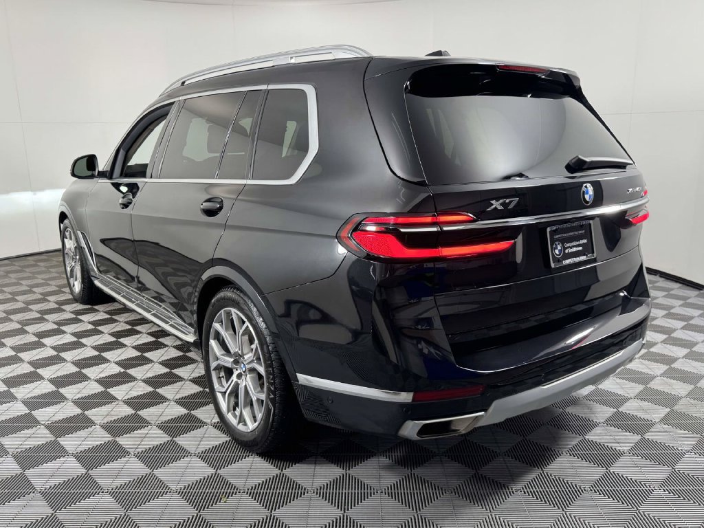 Used 2023 BMW X7 xDrive40i AWD/4WD image 8