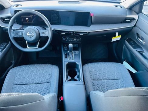 Used 2026 Nissan Kicks SV w/ SV Premium Package FWD image 11