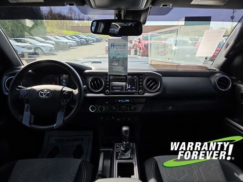 Used 2023 Toyota Tacoma TRD Sport w/ Technology Package image 10