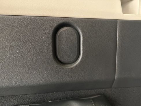 Certified 2023 Nissan Rogue SV image 26