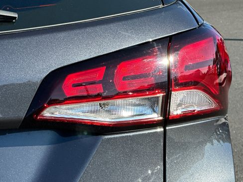 Used 2022 Chevrolet Equinox LS image 46