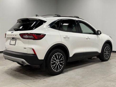 Used 2024 Ford Escape SE image 12