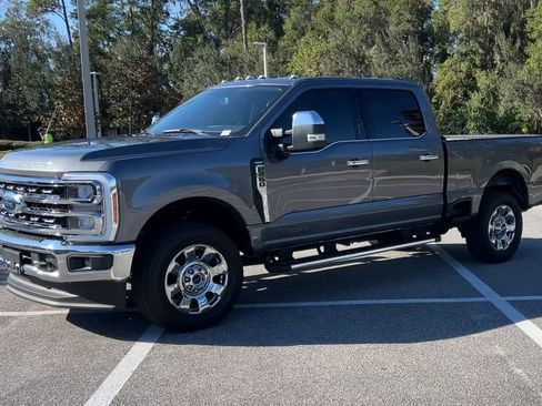 Used 2024 Ford F250 Lariat w/ Chrome Package image 4