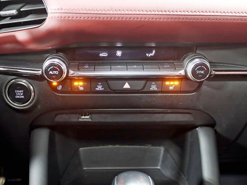 Used 2021 MAZDA MAZDA3 AWD-Premium Plus image 26