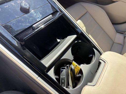 Used 2025 Porsche Panamera image 33