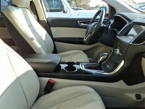 Used 2018 Ford Edge Titanium w/ Equipment Group 301A image 4