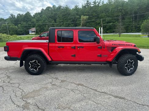 Used 2022 Jeep Gladiator Rubicon w/ Cold Weather Group AWD/4WD image 6