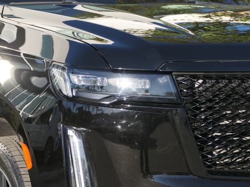 Certified 2023 Cadillac Escalade ESV Sport Platinum w/ Heavy-Duty Trailer Package image 10