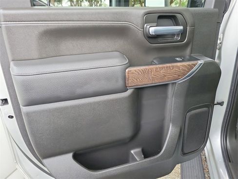 Used 2022 GMC Sierra 2500 Denali image 11