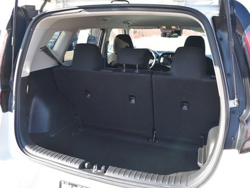 Used 2023 Kia Soul LX w/ LX Technology Package image 18