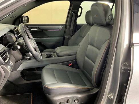 Used 2024 GMC Acadia AT4 w/ Luxury Package AWD/4WD image 31
