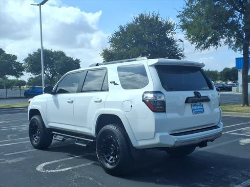 Used 2022 Toyota 4Runner TRD Off-Road AWD/4WD image 7
