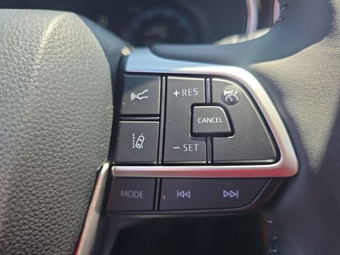 New 2026 Toyota Highlander Platinum AWD/4WD image 17