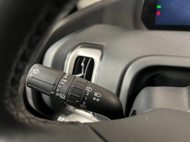 Used 2025 Ford Expedition Active AWD/4WD image 31
