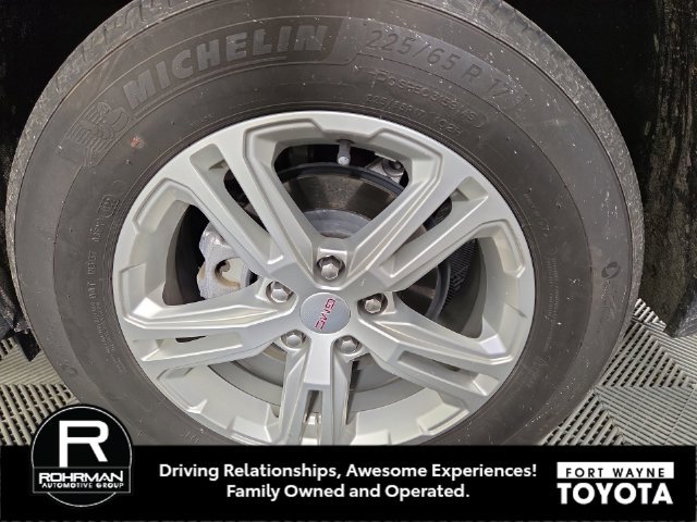 Used 2022 GMC Terrain SLE w/ Driver Convenience Package FWD image 11