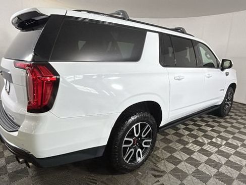 Used 2022 GMC Yukon XL AT4 AWD/4WD image 2
