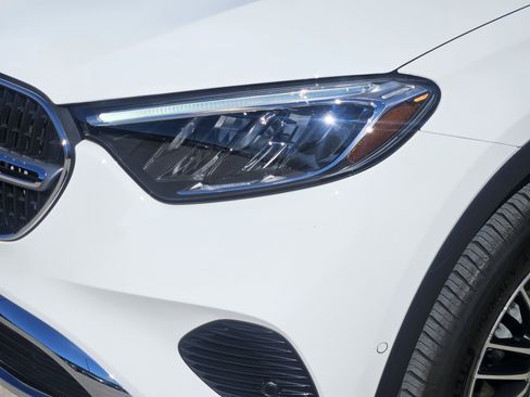 Certified 2026 Mercedes-Benz GLC 300 image 7