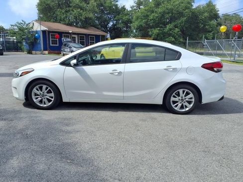 Used 2017 Kia Forte LX w/ LX Popular Package FWD image 4