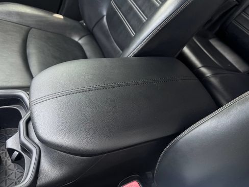 Used 2019 Toyota RAV4 XLE Premium FWD image 29