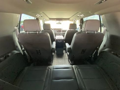 Used 2022 GMC Yukon XL Denali AWD/4WD image 18