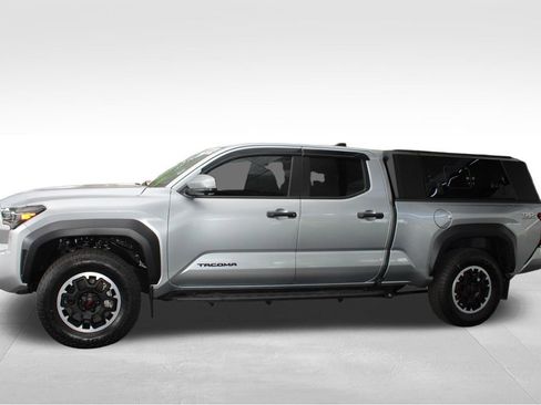 Certified 2024 Toyota Tacoma TRD Off-Road w/ TRD Off Road Premium Package AWD/4WD image 14