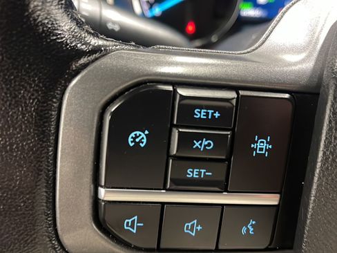 Used 2022 Ford F150 XLT w/ Equipment Group 302A High AWD/4WD image 6