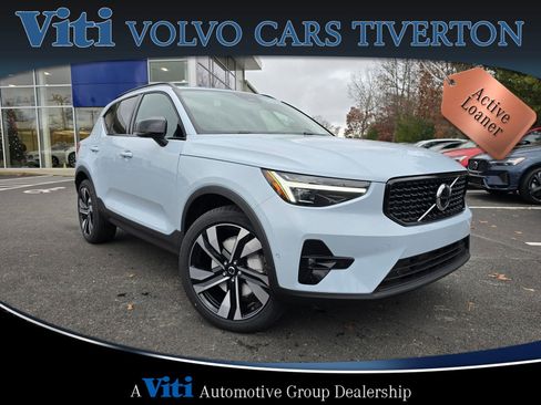 Used 2025 Volvo XC40 B5 Plus w/ Protection Package Premier image 1