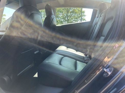 Used 2022 Tesla Model 3 RWD image 19