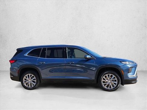 Used 2025 Buick Enclave Preferred AWD/4WD image 4