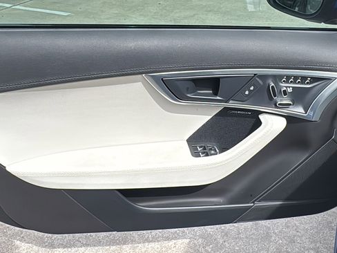 Used 2022 Jaguar F-TYPE Coupe image 12