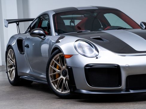 Used 2018 Porsche 911 GT2 RS w/ Weissach Package RWD image 8