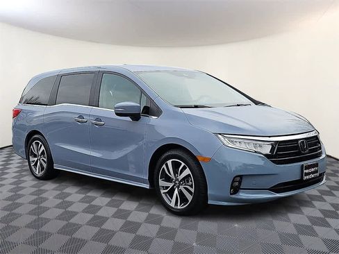 Certified 2023 Honda Odyssey Touring image 3