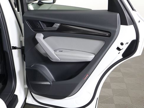 Used 2019 Audi Q5 2.0T Premium Plus w/ Premium Plus Package image 30