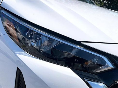 Used 2025 Nissan Sentra SV FWD image 39