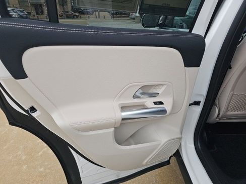 Certified 2025 Mercedes-Benz GLA 250 4MATIC image 12