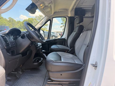 Used 2025 RAM ProMaster 2500 w/ Convenience Group FWD image 25
