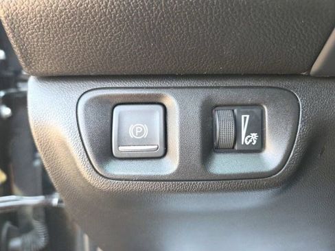 Used 2021 GMC Acadia SLE FWD image 19
