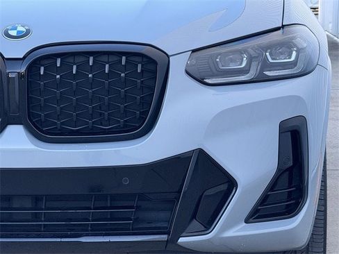Used 2023 BMW X4 xDrive30i w/ M Sport Package image 9